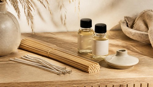 Accessories for aroma diffusers