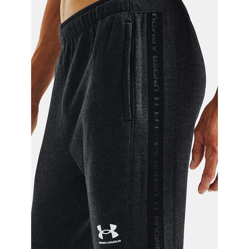 Męskie spodnie dresowe Under Armour Accelerate Off-Pitch Jogger - Kolor: Czarny, Rozmiar: S