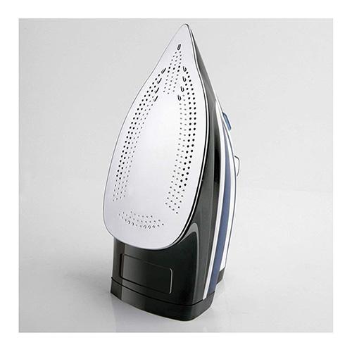 Black+Decker BXIR2402E steam iron, white and blue