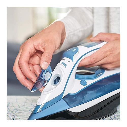 Gőzvasaló Black+Decker BXIR2402E fehér-kék