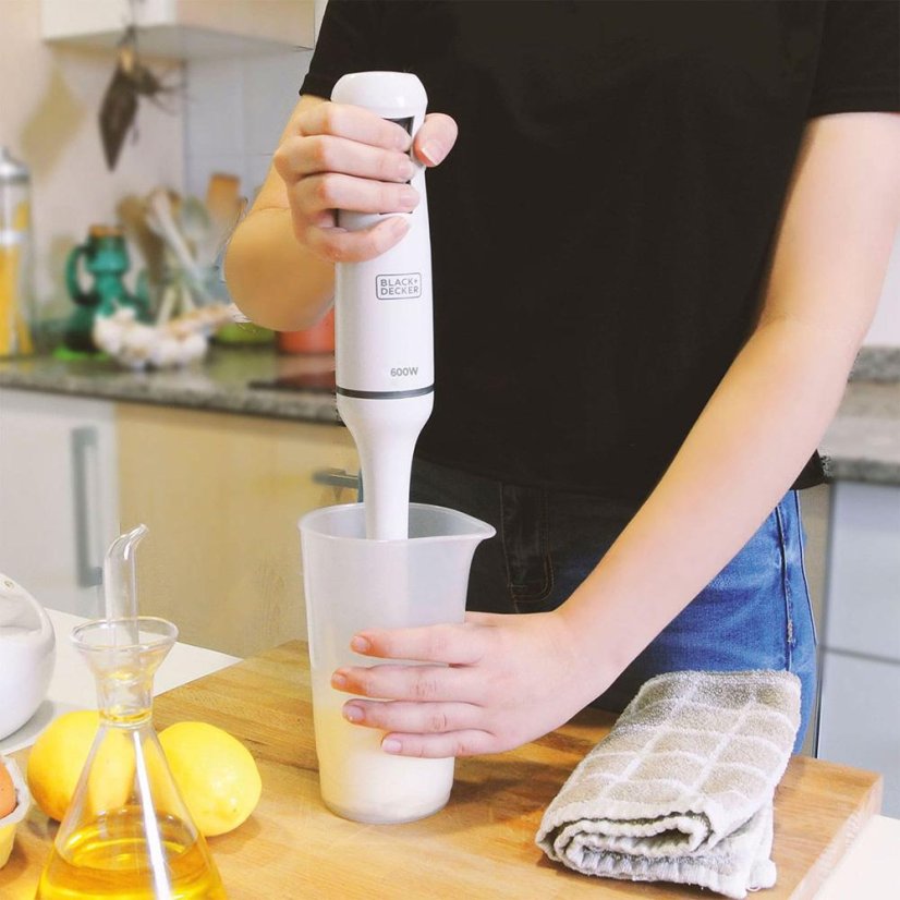 Blender ręczny Black+Decker BXHB600E biały