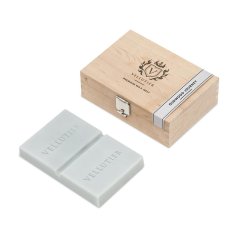 Vellutier scented wax, Oudwood Journey