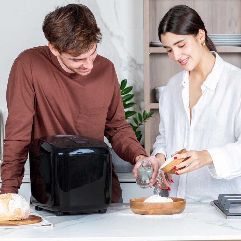 Black+Decker BXIR2801E kenyérsütő, fekete