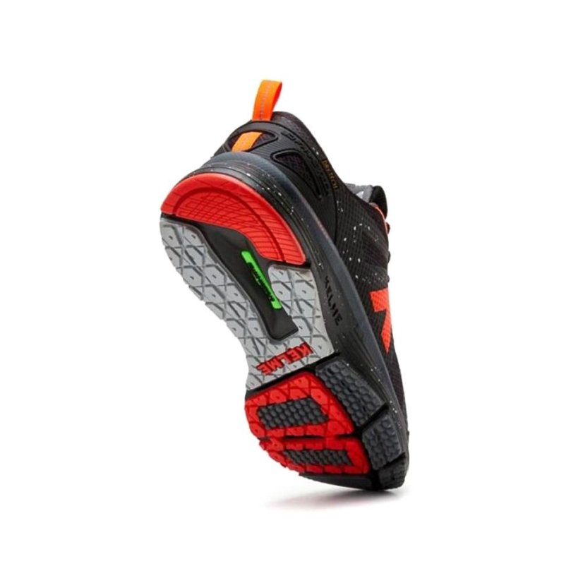 Běžecká obuv Kelme Cushion Travel - Barva: Černá, Velikost: 46