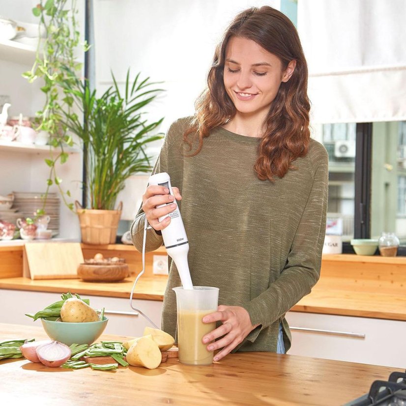 Blender ręczny Black+Decker BXHB600E biały