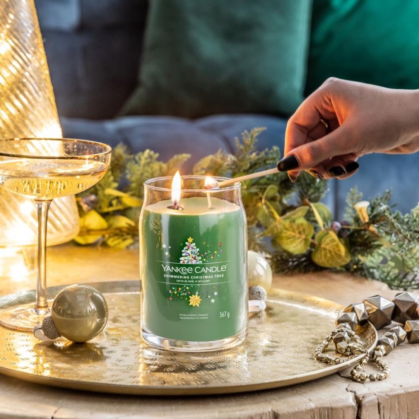 Duża świeca Yankee candle Signature, Shimmering Christmas Tree