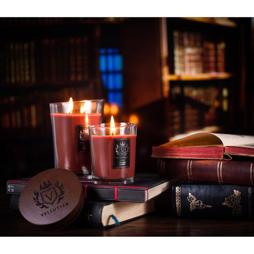 Vellutier-Kerze mittelgroß, Vintage Library