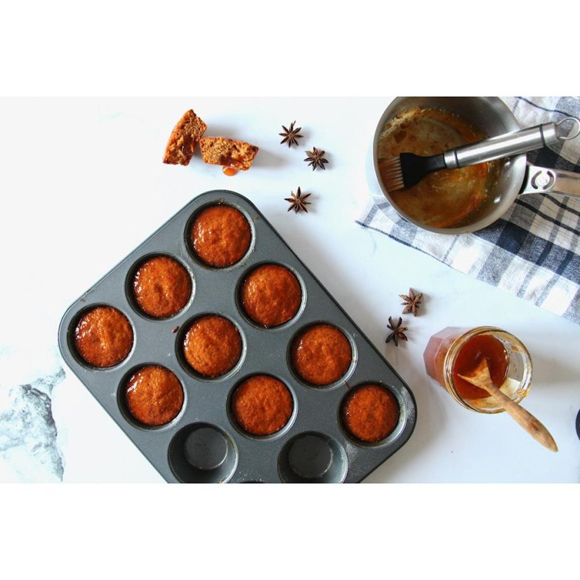 De Buyer 4843.00 muffin pan.