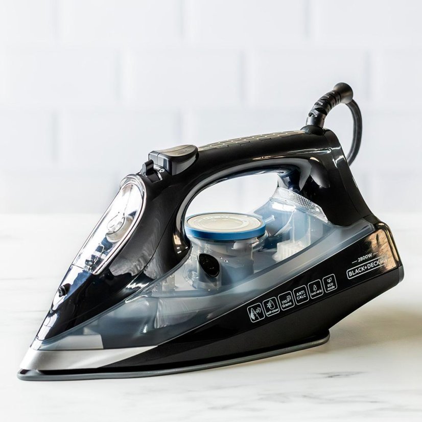 Black+Decker BXIR2805E black steam iron