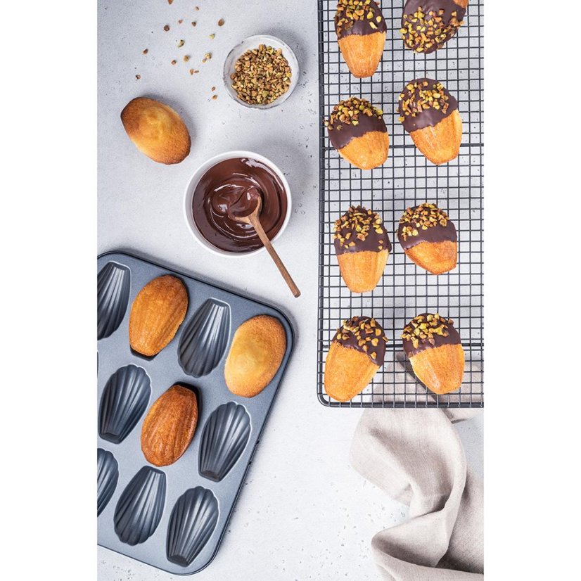 De Buyer 4710.12 madeleine mold
