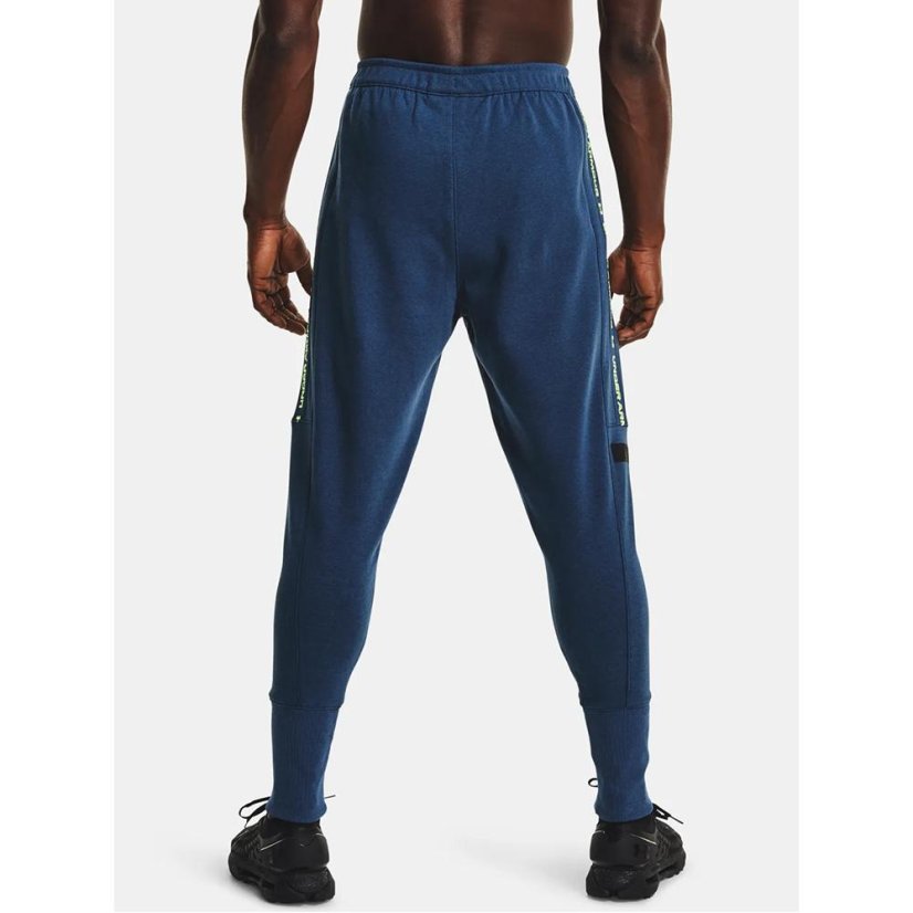 Męskie spodnie dresowe Under Armour Accelerate Off-Pitch Jogger - Kolor: Czarny, Rozmiar: S