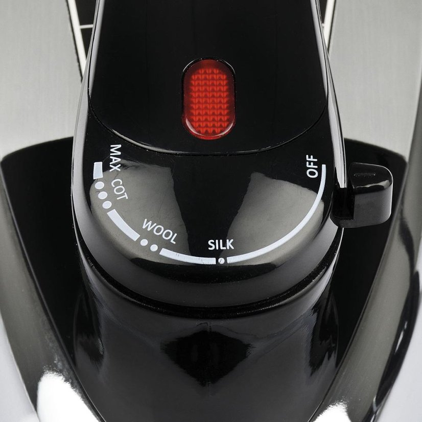 Girmi ST9100 iron, black and silver