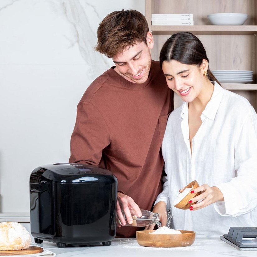 Black+Decker BXIR2801E kenyérsütő, fekete