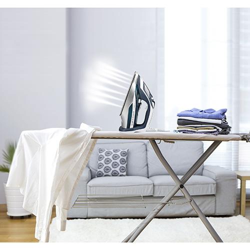 Girmi ST6000 steam iron, white and blue