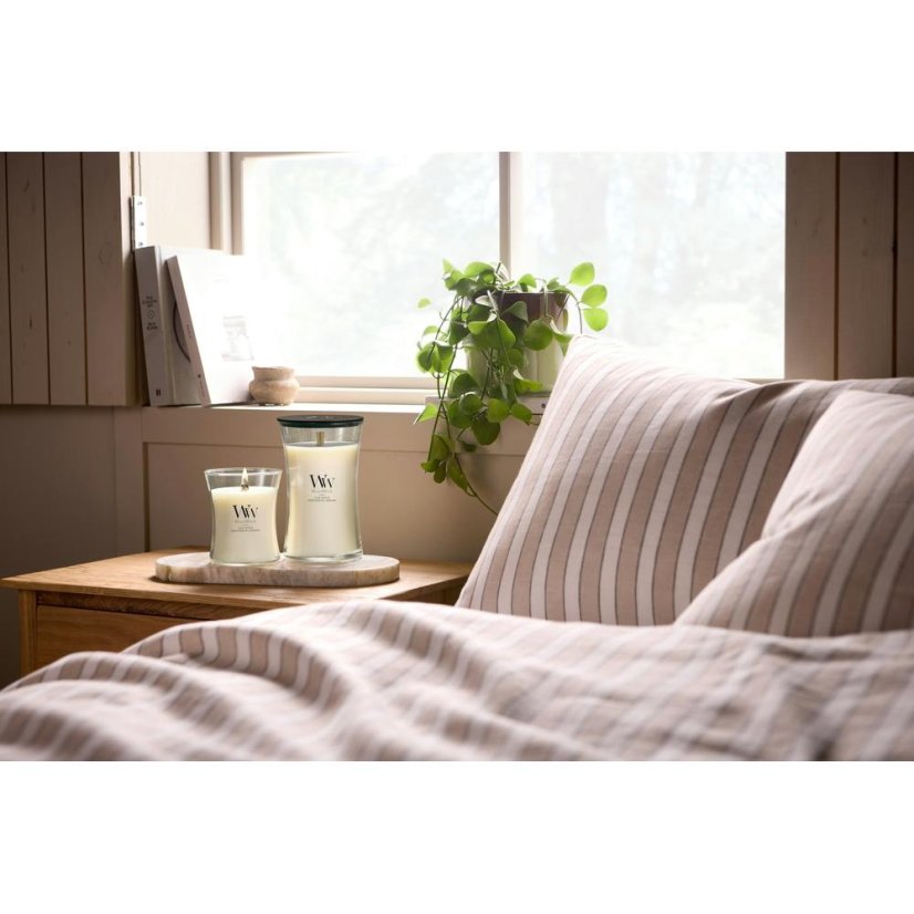 WoodWick Medium Candle, Lush Pomelo