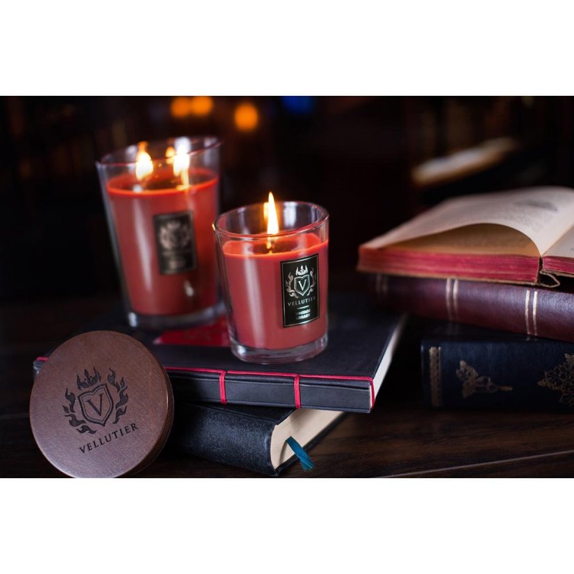 Vellutier nagy gyertya, Vintage Library