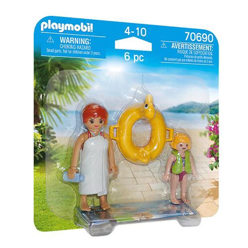 Visitors to the Playmobil 70690 water park