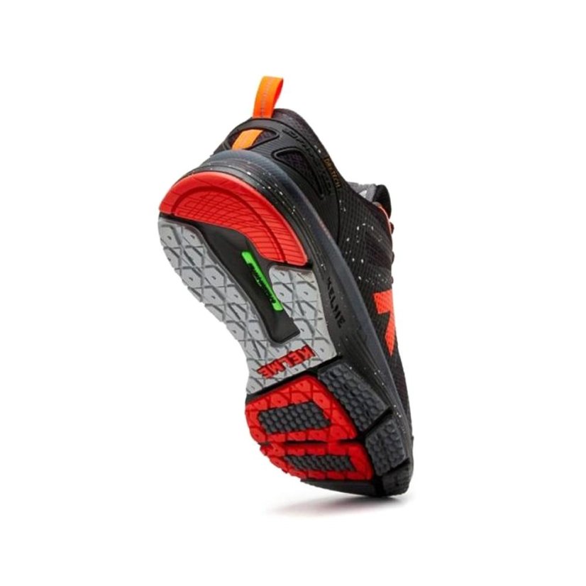 Běžecká obuv Kelme Cushion Travel - Barva: Černá, Velikost: 46