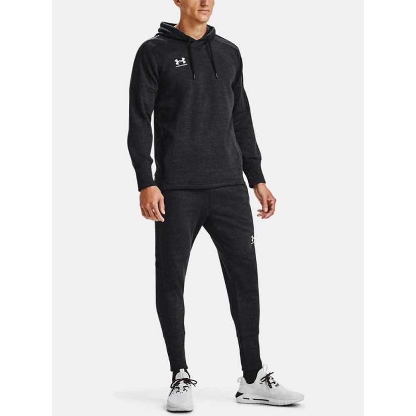 Męskie spodnie dresowe Under Armour Accelerate Off-Pitch Jogger - Kolor: Czarny, Rozmiar: S