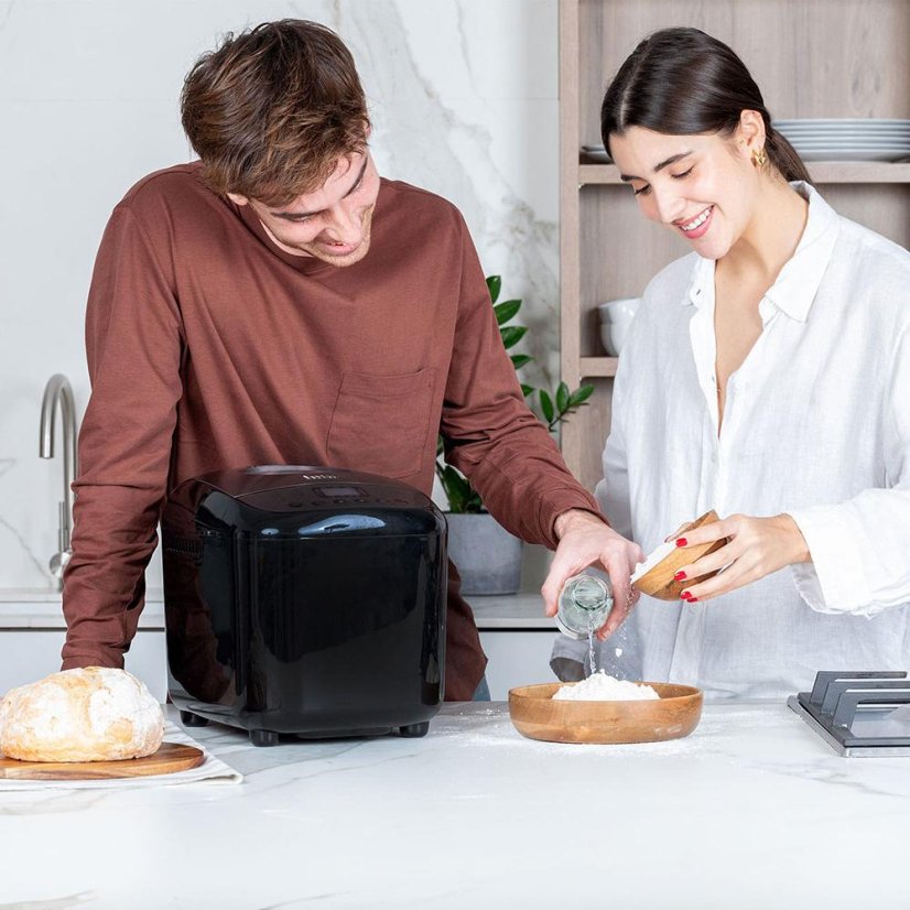 Black+Decker BXIR2801E kenyérsütő, fekete