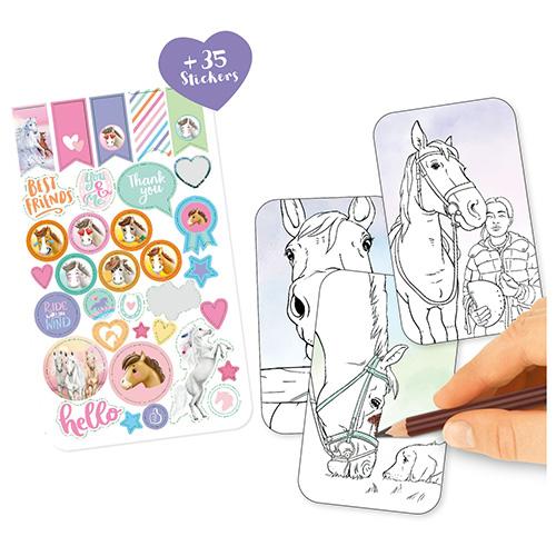 Kolorowanki Miss Melody, Selfie Colouring Book