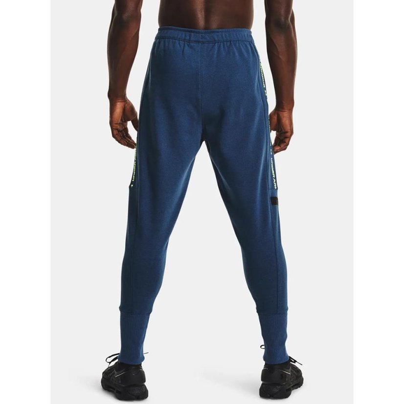 Męskie spodnie dresowe Under Armour Accelerate Off-Pitch Jogger - Kolor: Czarny, Rozmiar: S