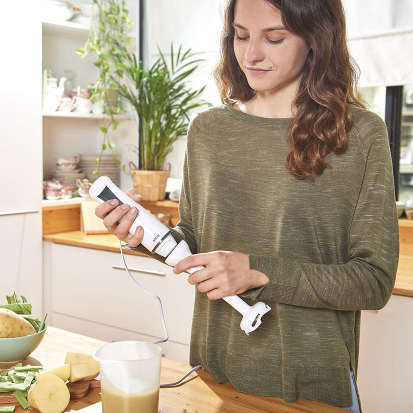 Blender ręczny Black+Decker BXHB600E biały
