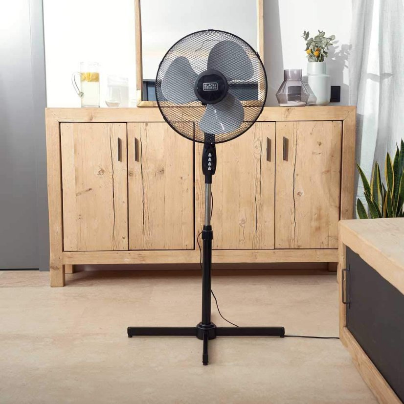 BXEFP41E Stojanový ventilátor Black+Decker