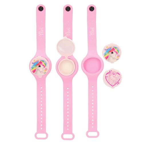 Lip gloss in a Ylvi bracelet, pink strap
