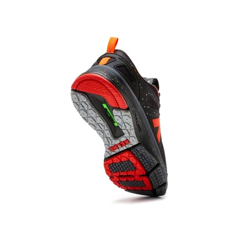 Běžecká obuv Kelme Cushion Travel - Barva: Černá, Velikost: 46
