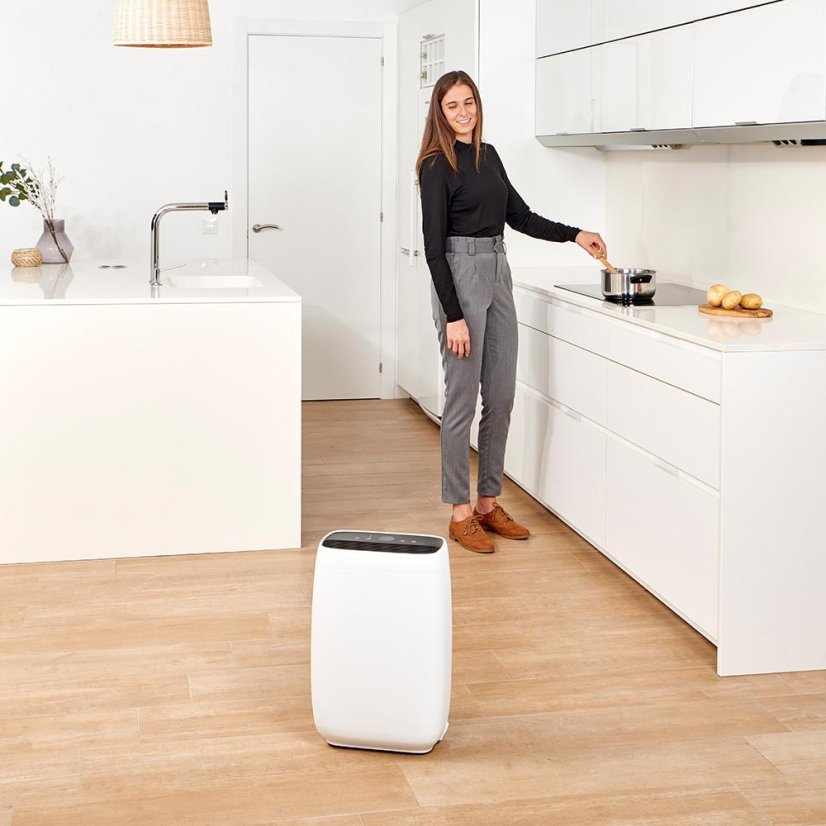 Čistička vzduchu Black+Decker BXAP350E bílá