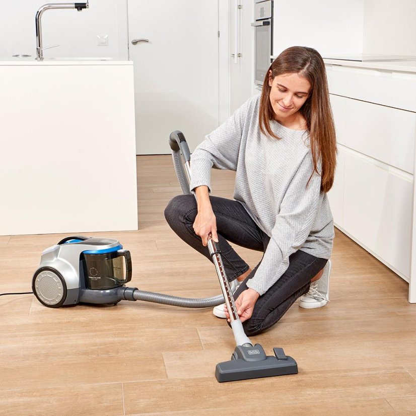 Black+Decker BXVML700E bagless vacuum cleaner, gray