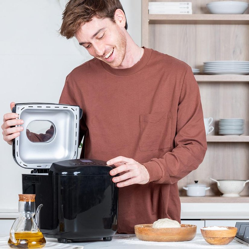 Black+Decker BXIR2801E kenyérsütő, fekete