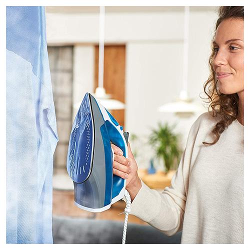 Black+Decker BXIR2200E blue steam iron